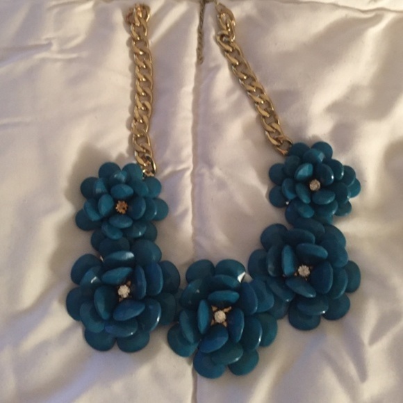 Jewelry - Teal statement necklace